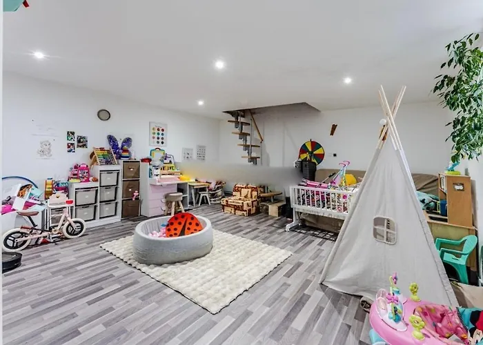 Maison Cloturee, Piscine Privee